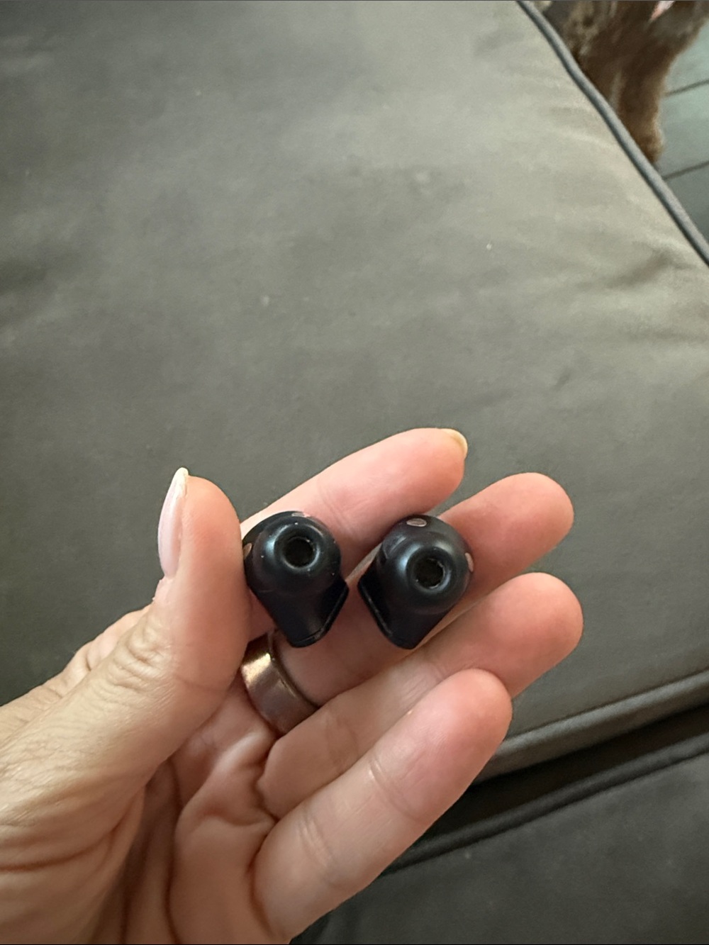 Beats Wireless Earbuds - Black - Picture 5 of 5